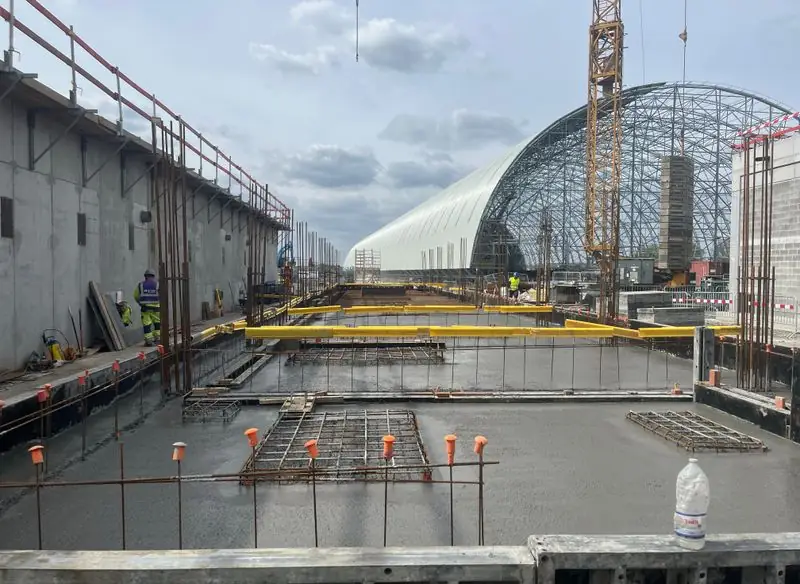 Edificação industrial e lajes estruturais — fotografia 6 de 18