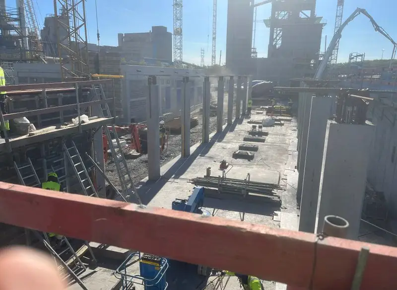 Edificação industrial e lajes estruturais — fotografia 8 de 18
