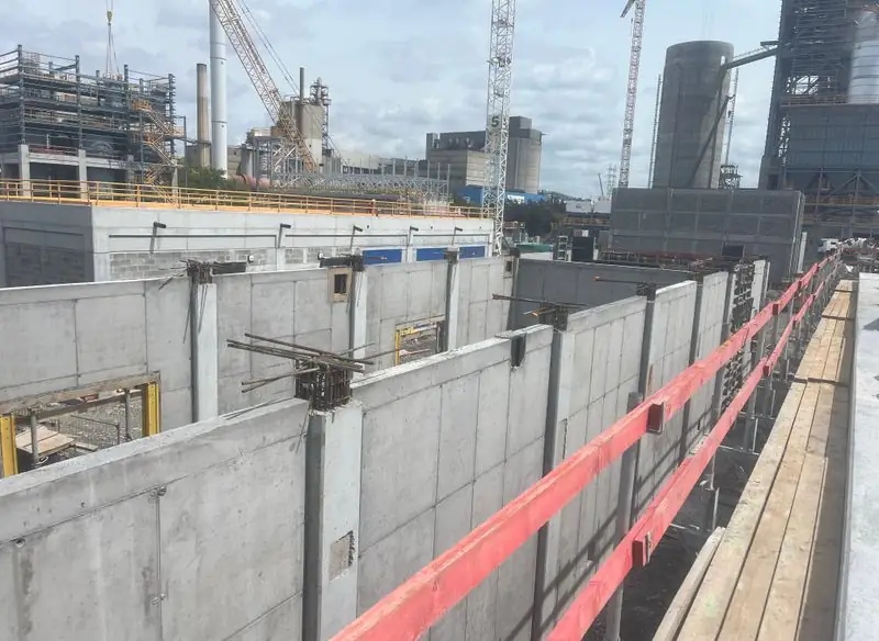 Edificação industrial e lajes estruturais — fotografia 9 de 18